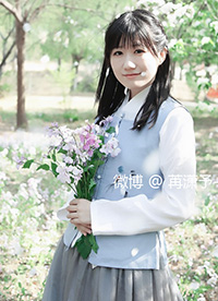 B站舞蹈系元气美少女蓝 来自二次元的治愈系少女”