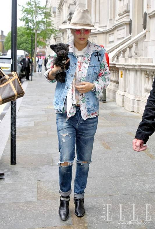 不与百花争艳 初夏看明星牛仔街拍搭配