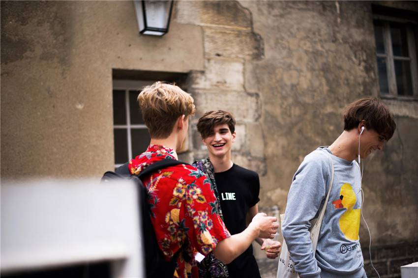 欧美型男街拍 演绎2016最潮时尚搭配