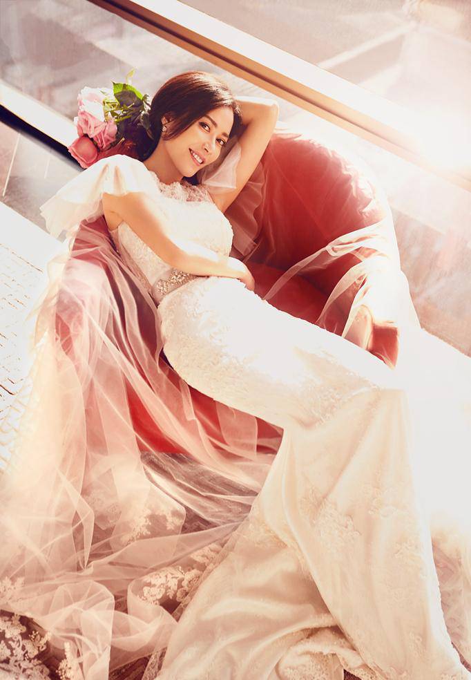 俞飞鸿穿婚纱写真曝光 笑颜迷人容光焕发