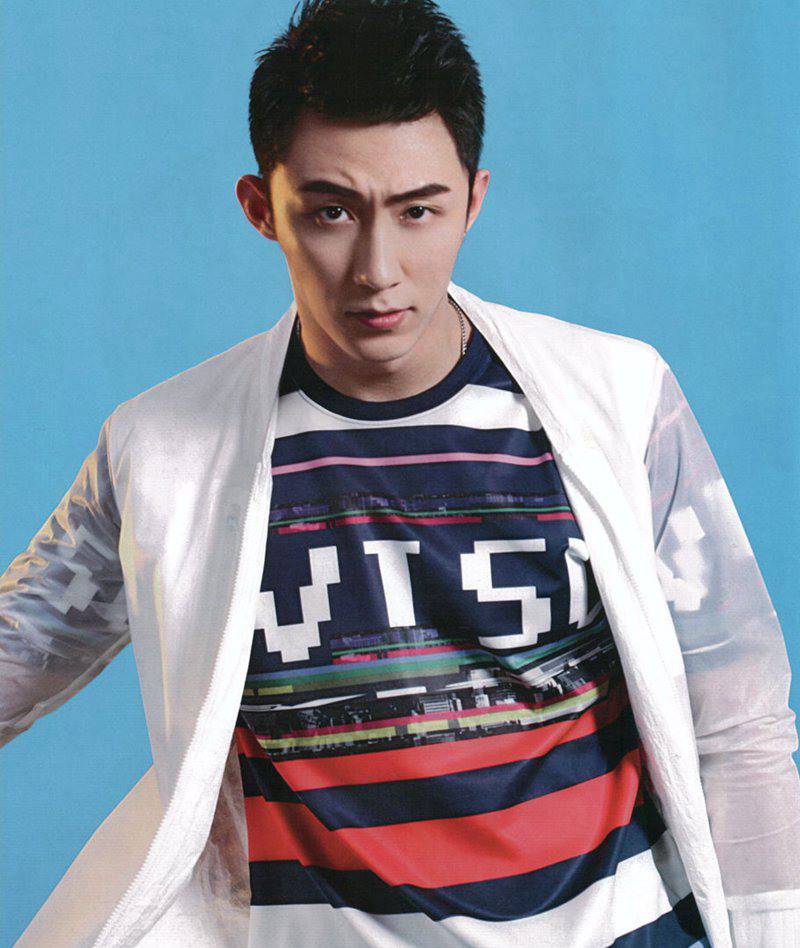 小鲜肉黄景瑜肌肉性感写真帅出新高度