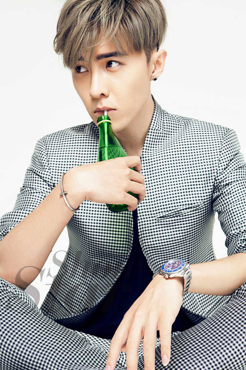 人气偶像唐禹哲短发潮流时尚写真集