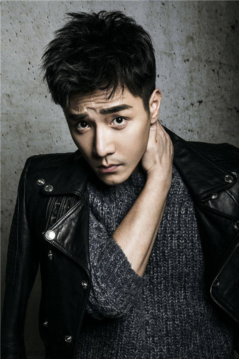 皮衣男邓宁硬朗出镜型男写真大片
