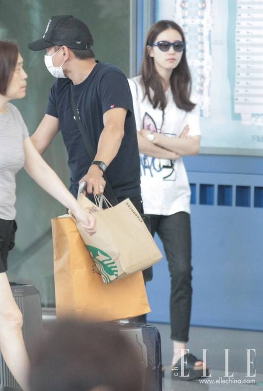 刘诗诗街拍生活照大曝光 私下搭配衣品超赞