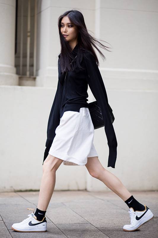 平底鞋怎么搭配?看欧美时尚达人的穿搭方法