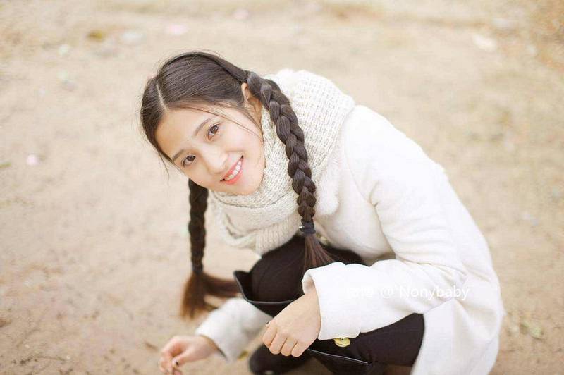 秒杀黄灿灿的校园女神Nonybaby 宅男们收好不谢