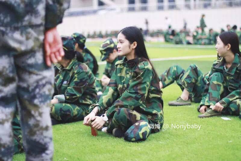 秒杀黄灿灿的校园女神Nonybaby 宅男们收好不谢