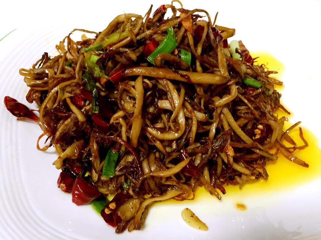 纯天然无公害保健食用菌茶树菇的做法之干煸茶树菇