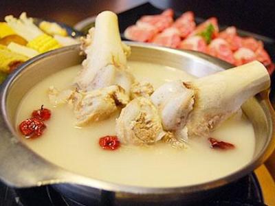 牛骨熬汤的做法  骨中之王