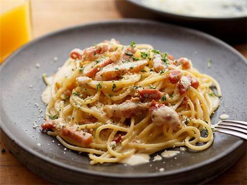 各种炒面条的做法 这样做的面条才更有营养