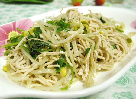 常见的食材 炒豆芽菜的做法