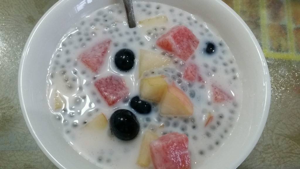 炎热夏季解暑的佳品 水果捞的做法