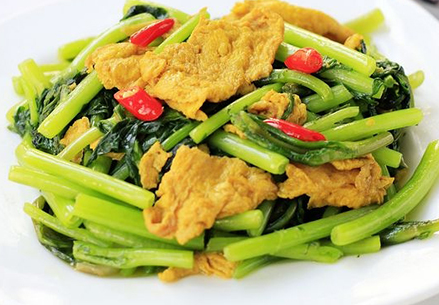 茼蒿炒鸡蛋的做法 保证你看了就会