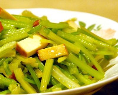 香干炒芹菜的做法，最简单的做法献给你