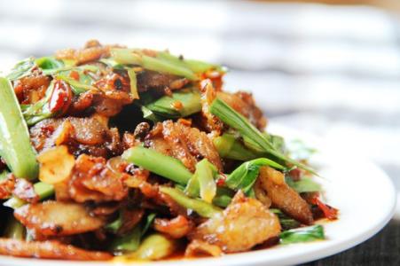 蒜苗回锅肉 这样做真是绝配