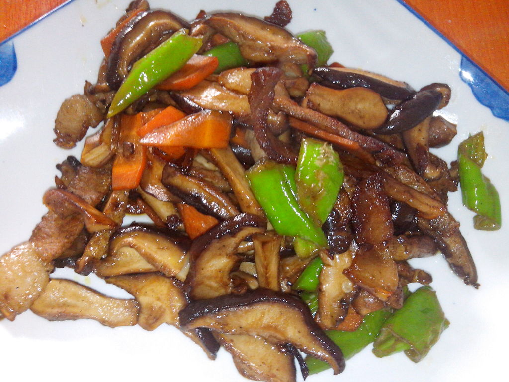 简单美味的香菇炒肉的做法