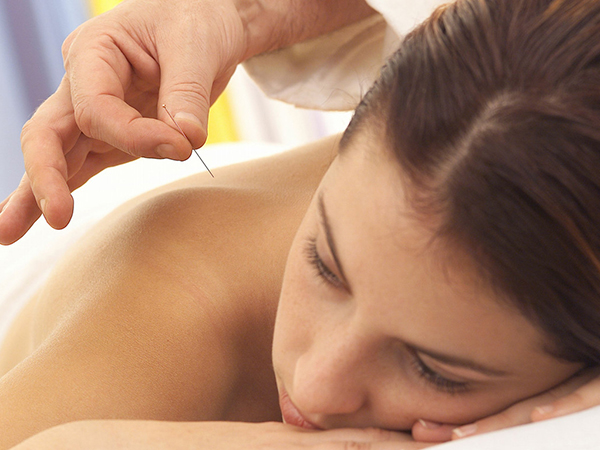 背上长红疙瘩的原因以及治疗方法有哪些？