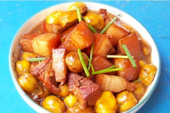 美味又营养的板栗烧肉做法 这样很好吃f