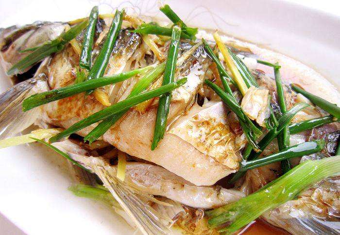 这道清蒸鲫鱼，好吃得让你流口水