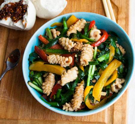 吃货们的福利鱿鱼炒韭菜的做法