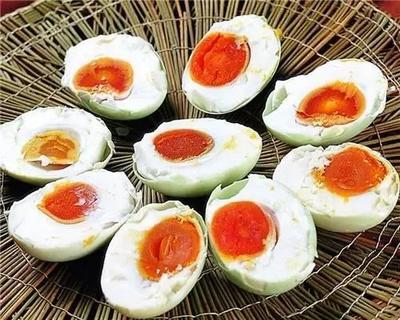 咸鸡蛋的腌制方法，简单易学口感好
