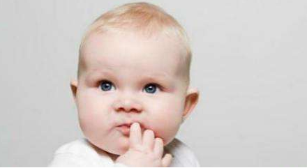 鹅口疮的症状 小孩患有鹅口疮怎么治疗