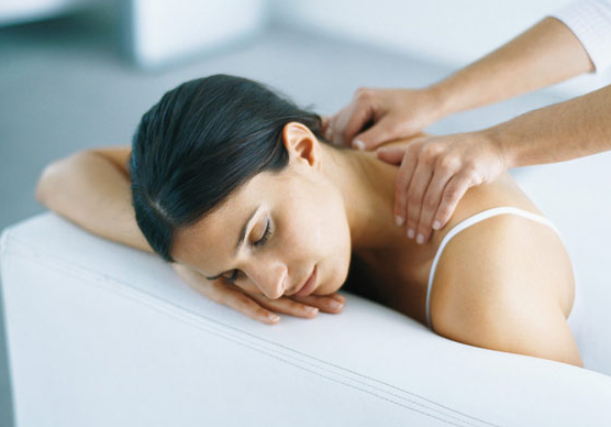 肩颈部按摩手法 对治疗颈椎病的有效措施