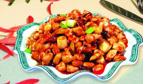 家常的宫保鸡丁的做法，让你爱不释口