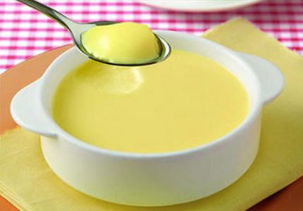 牛奶炖蛋的做法 遵循几个小秘决做出香滑细腻蛋
