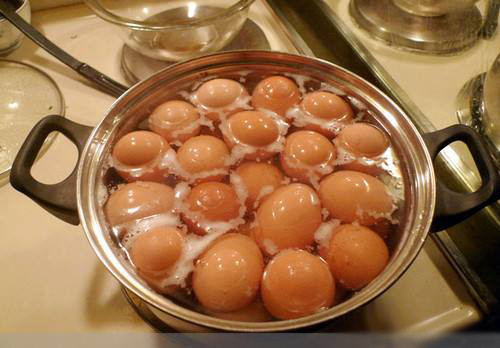 煮鸡蛋时间多久最适宜 时间过长或过短都有危害