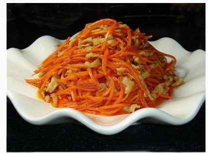 胡萝卜炒肉的做法  一道普通的家常菜