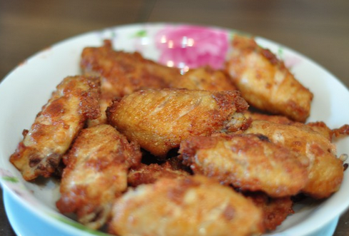 美味可口的香酥炸鸡翅原来是这样做的