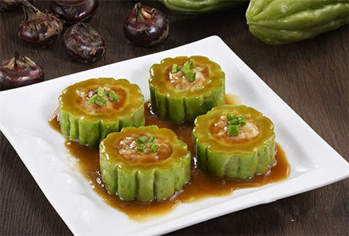 苦瓜的吃法 苦瓜和猪肉做成的荤素搭配非常美味