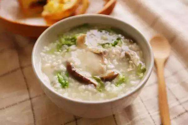香菇鱼片粥的8个制作步骤 让你轻松学会