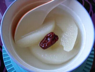 雪梨炖冰糖的功效 夏日首选防中暑的佳品