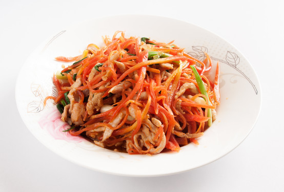 胡萝卜炒肉的做法 一道普通的家常菜