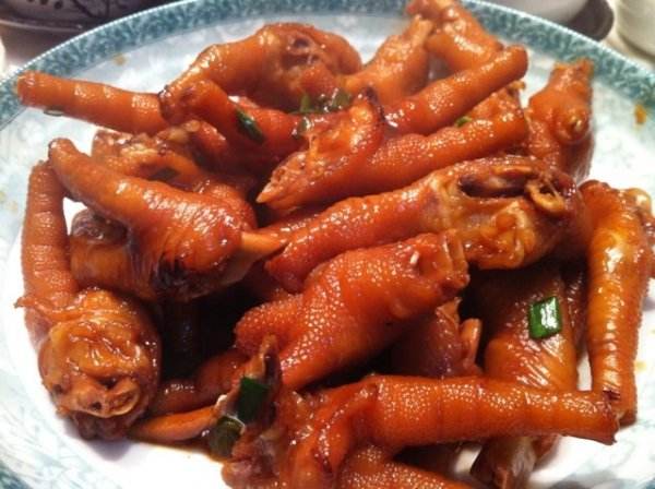 多补充胶原蛋白吧 学会这几种红烧鸡爪的做法 让你欲罢不能