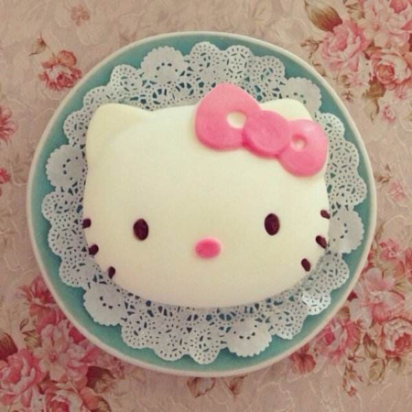 hello kitty的生日蛋糕的做法 简单又快速
