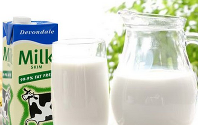 脱脂牛奶