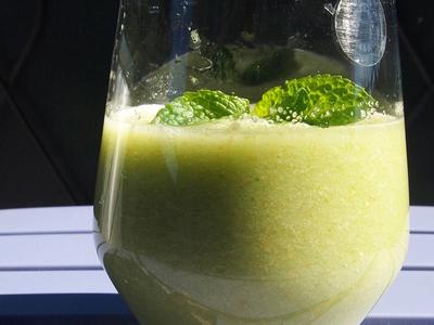 祛痘常识 学会做雪梨芹菜汁为你祛痘