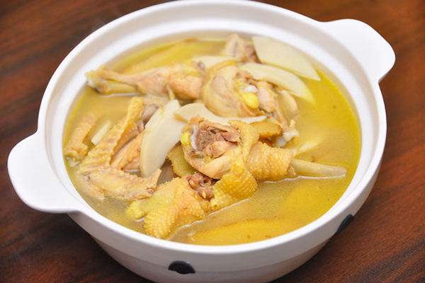 月子麻油鸡 麻油鸡是坐月子必备品