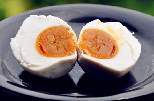 如何腌制咸鸭蛋 鸭蛋有哪些食疗价值