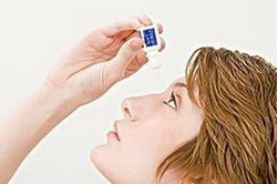 教你学会近视眼药水正确使用方法