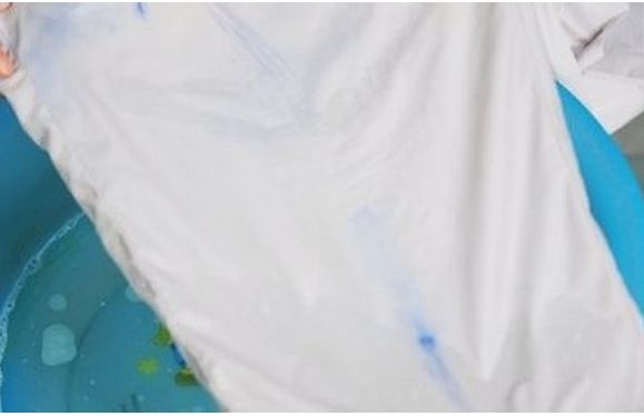生活小妙招之衣服染色怎么洗掉