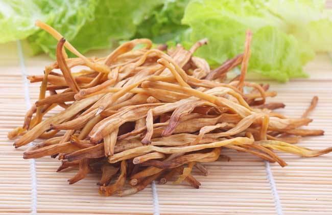 黄花菜的吃法多种多样，你也来尝试一下吧