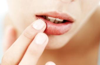 口臭的原因和治疗方法