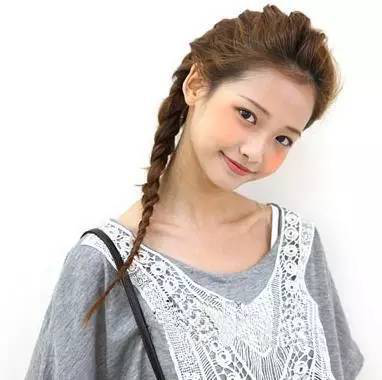 超火爆编发教程 甜美发型编发教程图解