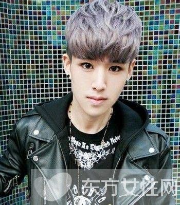 男生潮流短发发型 展现十足的迷人气质
