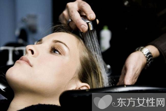 早上洗头好不好 天天洗头对头发的危害有多大