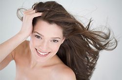 夏日护发小知识 如何维护秀发强韧